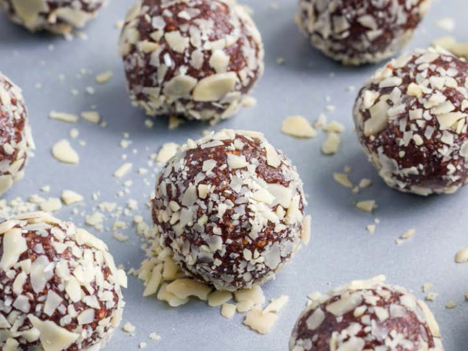 Chocolate Oat Balls - Recipes - Health Journal