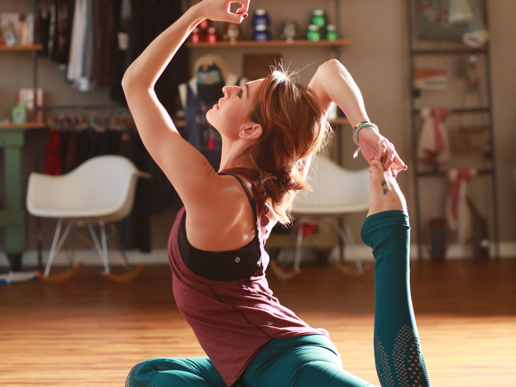 Master King Pigeon Pose: 8 Yoga Poses to Flip Your Grip | YouAligned